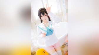 【新片速遞 】  熟女阿姨 啊啊 我操 阿姨素面朝天被爆菊花 自己抠着大骚逼 满脸绯红娇 发自内心的呻吟太有个性 