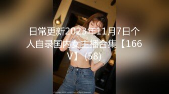 大一女生军训迟到被教官单独留下训练,最后强迫女生和自己车震,女生一脸不情愿