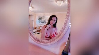  小李寻欢酒店约操骚熟女，掏出奶子吸吮狂揉穴，先给屌刮毛再操，双腿肩上扛大力输出