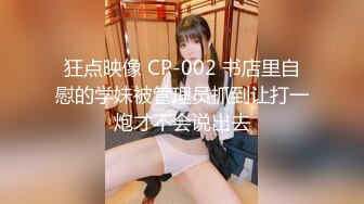 【新片速遞】  KTV女厕偷窥长发嫩B美女尿尿,不知道尿尿的时候为什么要抓着头发