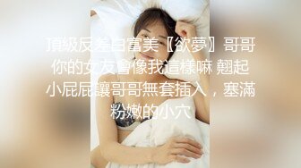  极品大奶女模特全程露脸大秀啪啪直播，温柔的舔弄大鸡巴，让大哥压在身下爆草抽插奶子乱晃