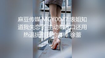 草台班子下工地在临时搭建的板房里表演不少农民工兄弟光顾