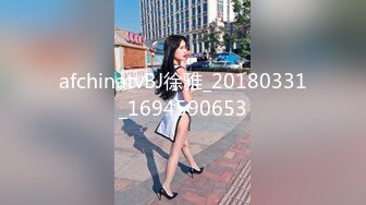  清纯娇小细长美腿妹子和面具男激情啪啪，骑乘翘起双腿打桩机猛操，侧入抽插美穴一下下撞击