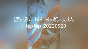 无水印1/22 漂亮美女3P两根大肉棒选择黑祖宗的插逼另一根插嘴很舒坦VIP1196