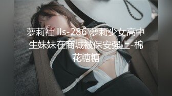  丰满熟女半老徐娘的黑丝大肥屁股，豪乳爱不释手，上来就深喉吃鸡卧室中超多姿势