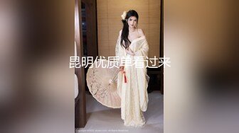 偷拍美女裙底风光 成都车展银色连衣裙细高跟极品美女，白色窄内 UR级反差骚货黑丝筒袜配情趣开档内裤