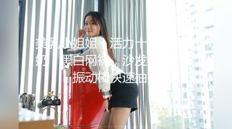 约操长发飘飘清纯美女，脱掉衣服白嫩美乳，翘起美臀69舔屌，后入激情爆插小穴